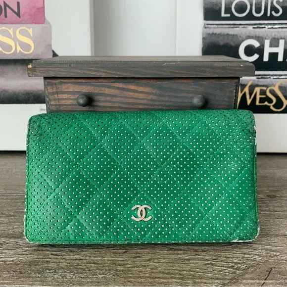 Chanel Green Perforated Quilted Wallet - Picture 2 of 12